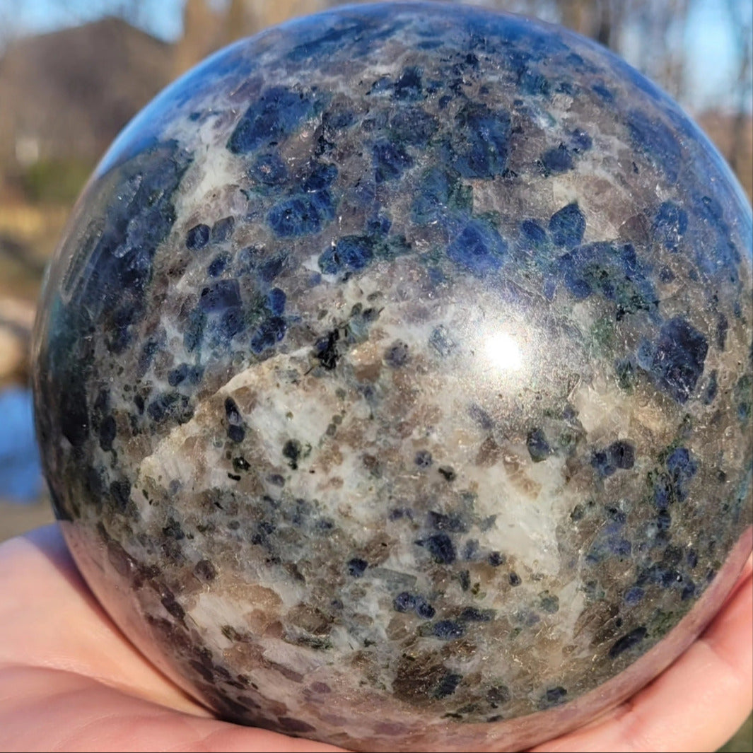 Iolite sphere