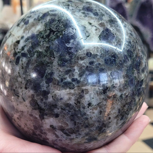 Iolite sphere