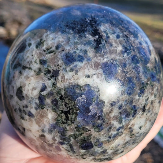 Iolite sphere
