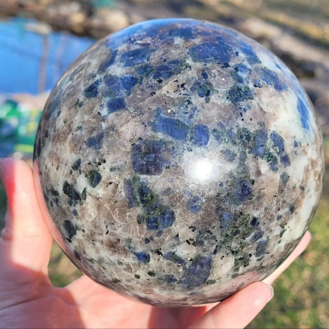 Iolite sphere