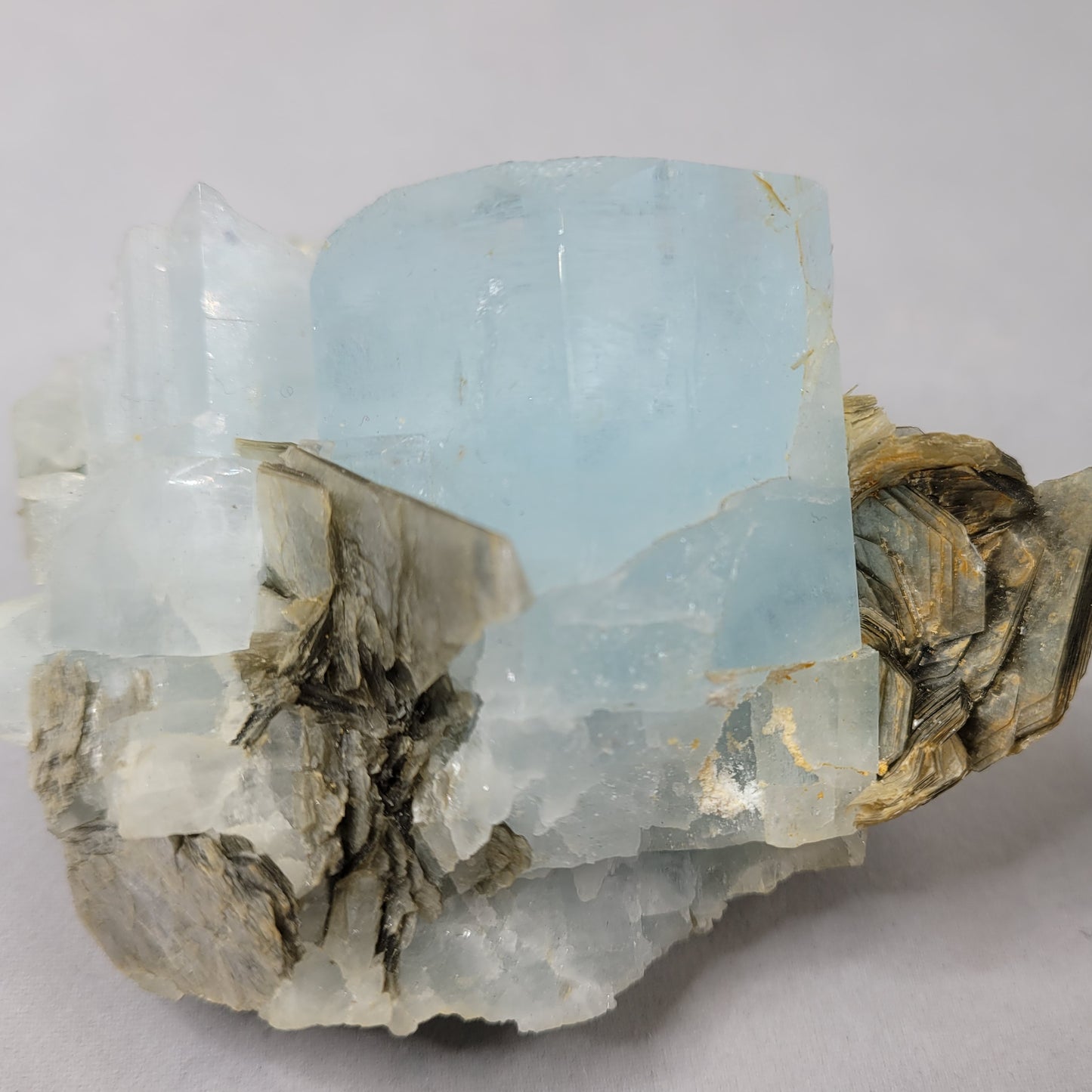 Aquamarine with Mica