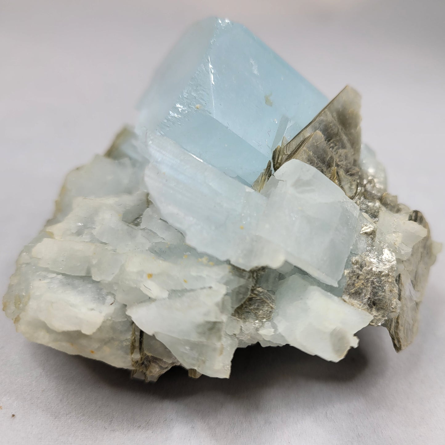 Aquamarine with Mica