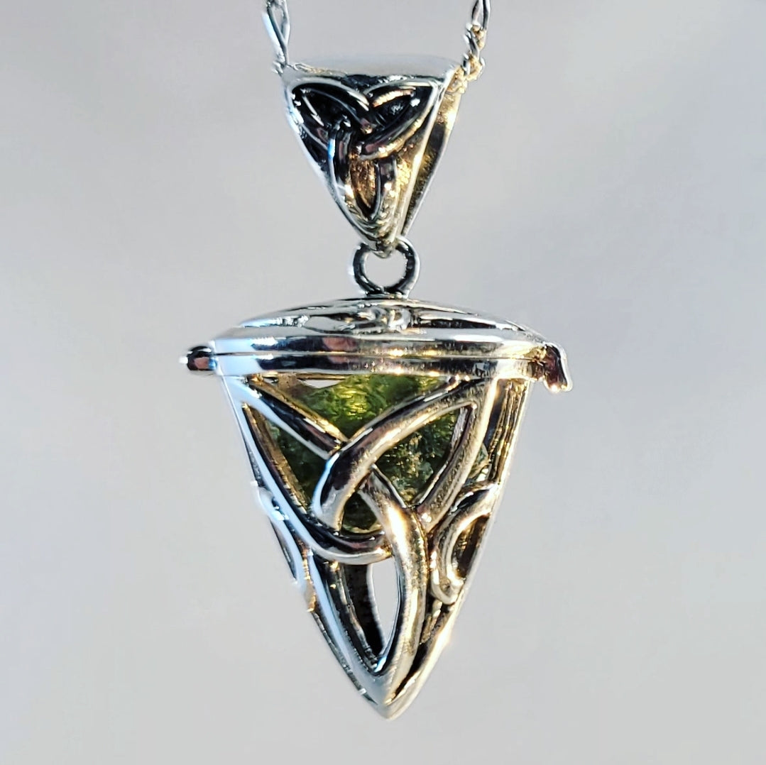 moldavite pendulum