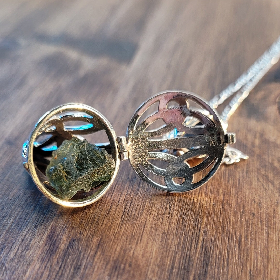 moldavite pendulum