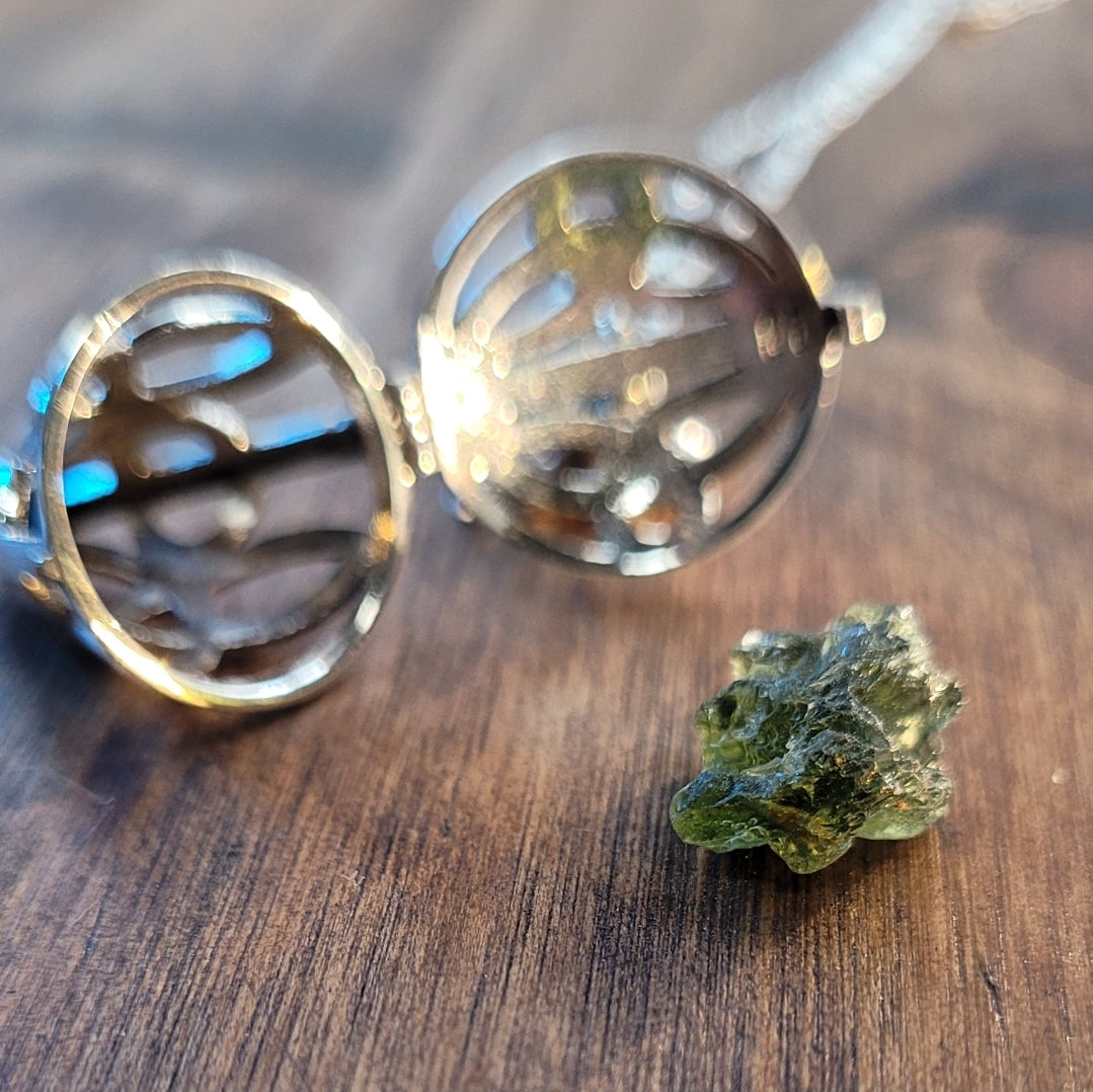 moldavite pendulum